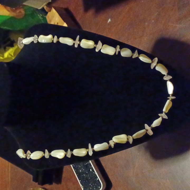 15 Inch Hand Beaded Necklace With Shell Beads And Quarts Stone 15$